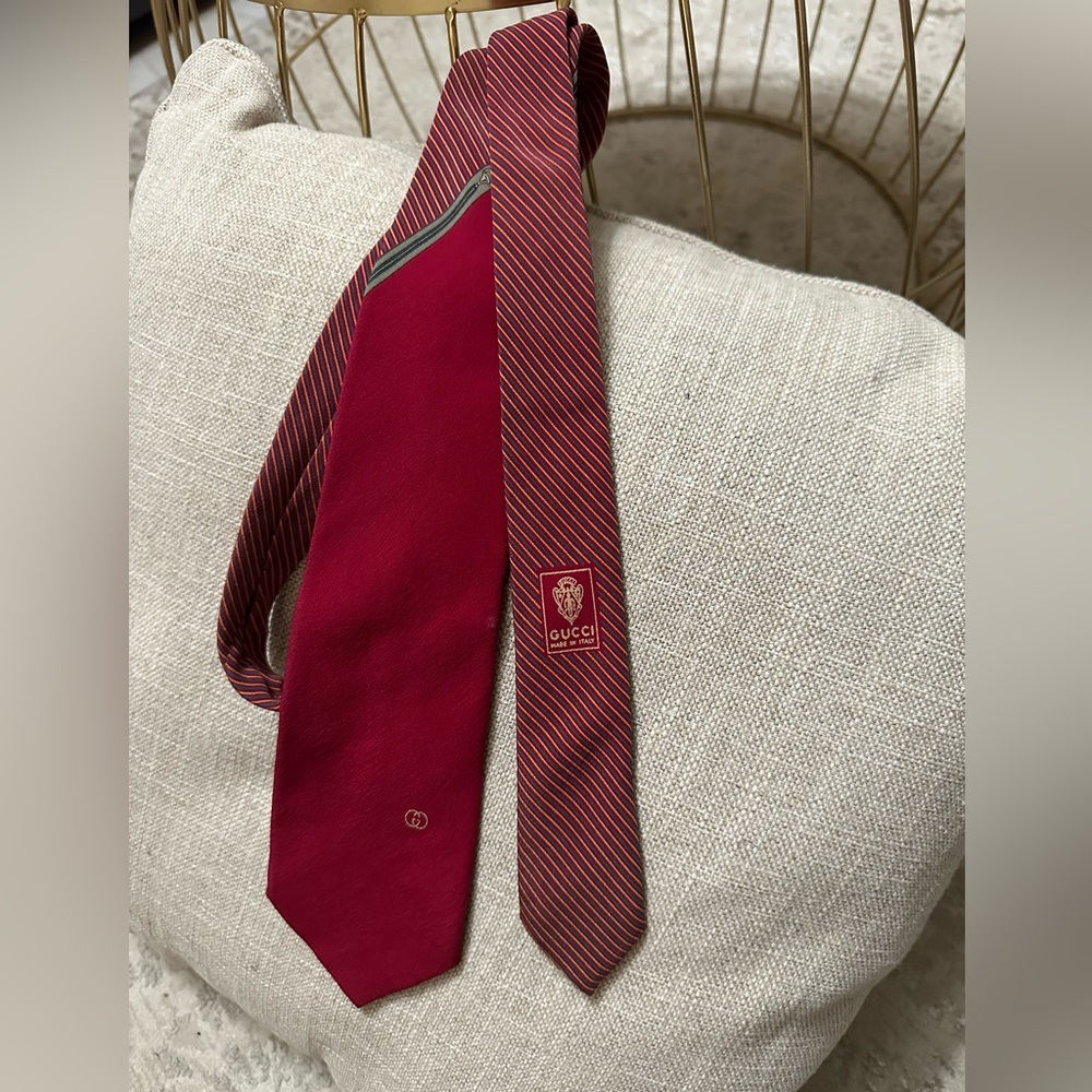 Gucci Red Silk Men's Tie